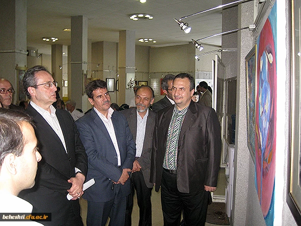 عکس:دکترمهرمحمدی در بازدید از آثار اساتید هنر مرکزآموزش عالی شهید بهشتی تهران 5