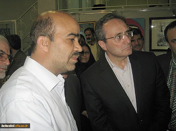 عکس:دکترمهرمحمدی در بازدید از آثار اساتید هنر مرکزآموزش عالی شهید بهشتی تهران 6