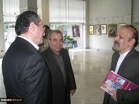 عکس:دکترمهرمحمدی در بازدید از آثار اساتید هنر مرکزآموزش عالی شهید بهشتی تهران 15