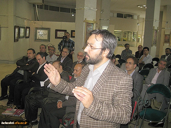عکس:دکترمهرمحمدی در بازدید از آثار اساتید هنر مرکزآموزش عالی شهید بهشتی تهران 20