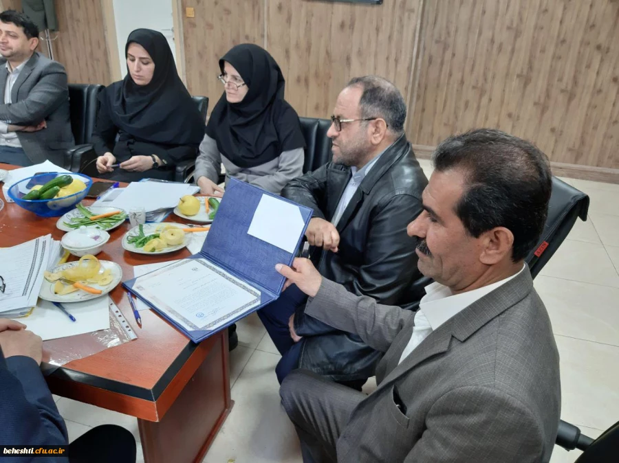 اهدای لوح سپاس به مناسبت روز جانباز به جناب آقای مظفر ترک فخرایی