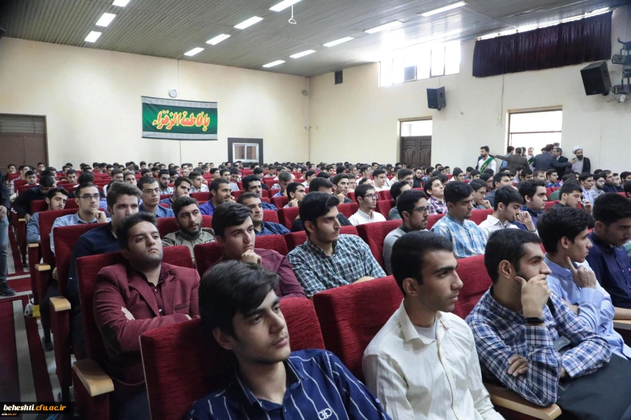 نسبت به نظام تعلیم و تربیت و کتاب های درسی نقاد باشید تا بتوان از فکر جوان شما بهره برد 4