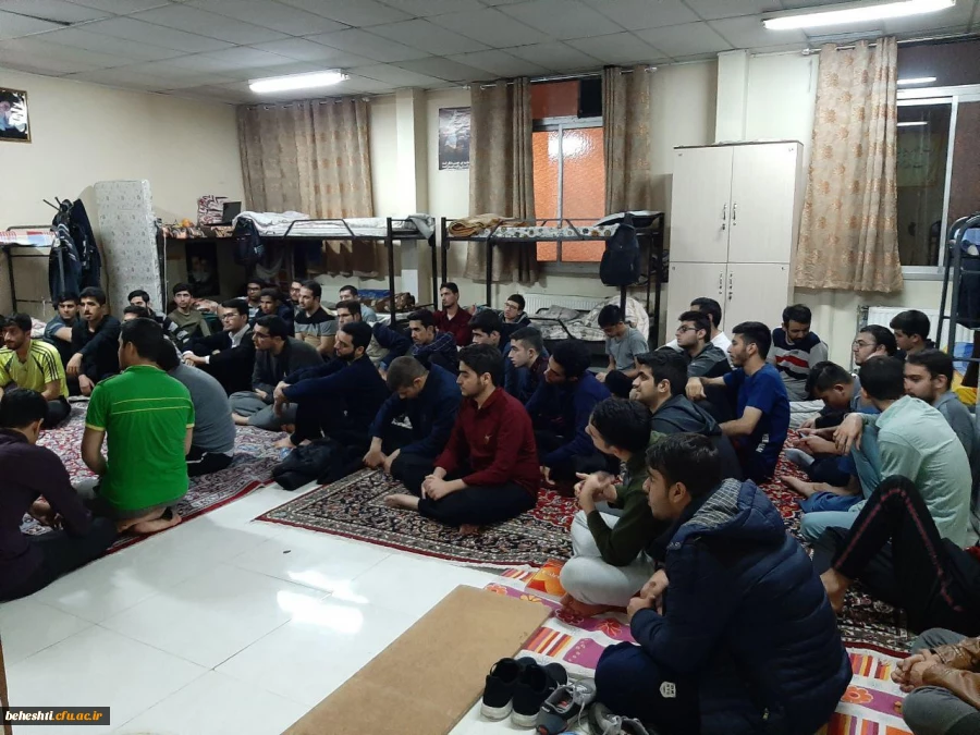 برگزاری جلسات تجربه های ناب معلمی
 2