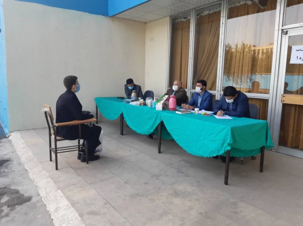 مصاحبه با دعوت ازداوطلبان پسر واجد شرایط آزمون سراسری ٩٩ 2