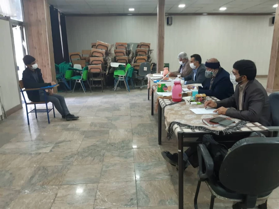 مصاحبه با دعوت ازداوطلبان پسر واجد شرایط آزمون سراسری ٩٩ 5