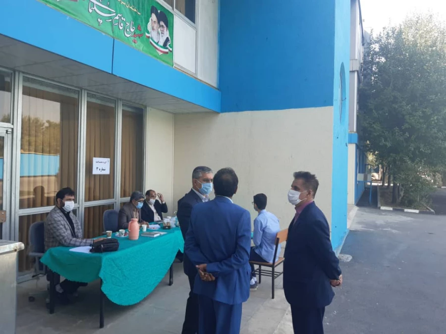 مصاحبه با دعوت ازداوطلبان پسر واجد شرایط آزمون سراسری ٩٩ 9