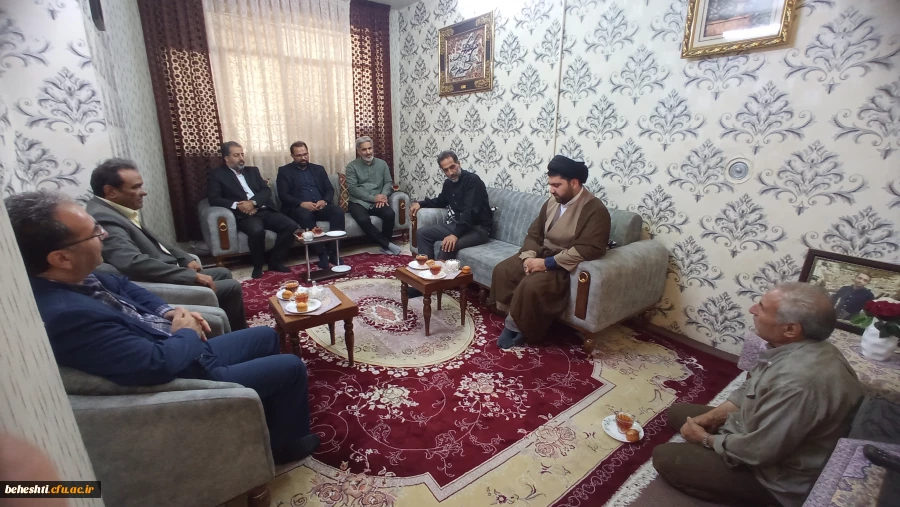 دیدار کارکنان مرکزشهید بهشتی از خانواده شهید یوسفی
 2