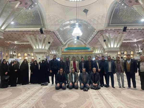 تجدید بیعت استادان،کارکنان و دانشجومعلمان مرکزآموزش عالی شهیدبهشتی تهران با آرمان های امام خمینی«ره»
 3