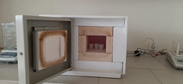 استخراج نانوذرات آمورف سیلیس(SiO2) از شلتوک برنج مطابق با استاندارد های شیمی سبز در دانشگاه فرهنگیان 2