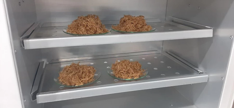 استخراج نانوذرات آمورف سیلیس(SiO2) از شلتوک برنج مطابق با استاندارد های شیمی سبز در دانشگاه فرهنگیان 4