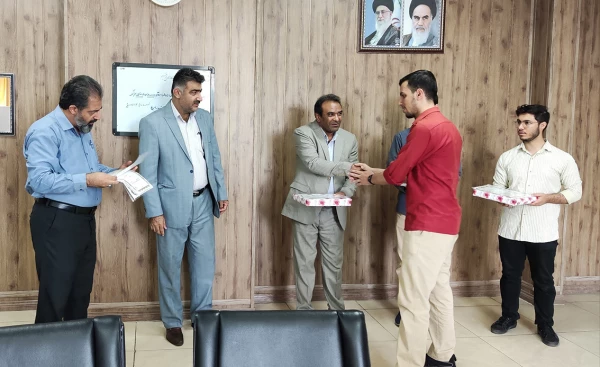 تقدیر از برگزیدگان مسابقات قرآنی ویژه ماره مبارک رمضان 4