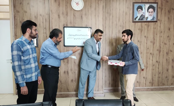 تقدیر از برگزیدگان مسابقات قرآنی ویژه ماره مبارک رمضان 5