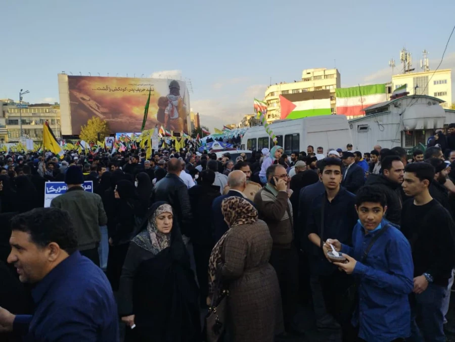 راهپیمایی ۲۷آبان مردم تهران در میدان انقلاب حمایت از مردم مظلوم و بی گناه فلسطین (غزه)  4