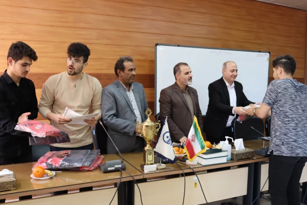 مراسم اهدای جوایز مسابقات ورزشی مرکز شهید بهشتی 6