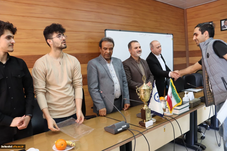 مراسم اهدای جوایز مسابقات ورزشی مرکز شهید بهشتی 7