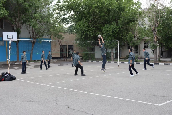 بازدید دانش آموزان از آزمایشگاه و فضای آموزش مرکز شهید بهشتی 4