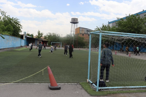 بازدید دانش آموزان از آزمایشگاه و فضای آموزش مرکز شهید بهشتی 5