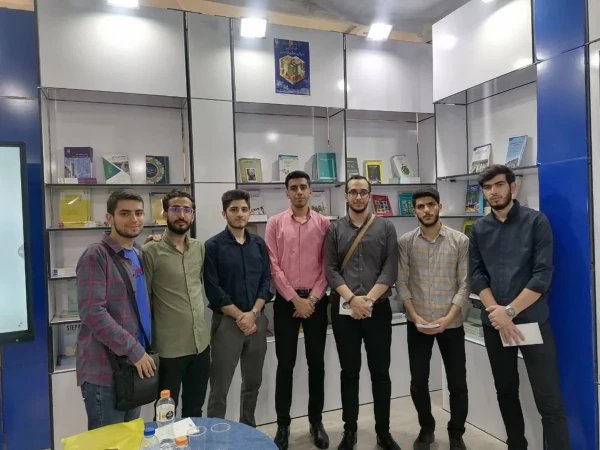 برگزاری مراسم رونمایی از  کتاب طراحی فعالیت های خلاقانه عملی و آزمایشگاهی در آموزش شیمی نویسنده دکتر وحید امانی 4