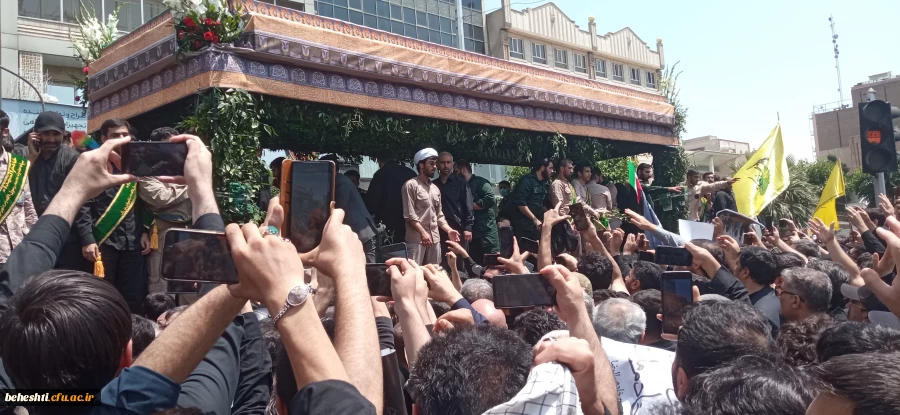 وداع با شکوه مردم با پیکر شهید سید ابراهیم رئیسی و همراهانش  2