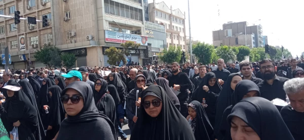 وداع با شکوه مردم با پیکر شهید سید ابراهیم رئیسی و همراهانش  5