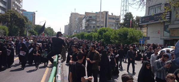 وداع با شکوه مردم با پیکر شهید سید ابراهیم رئیسی و همراهانش  6