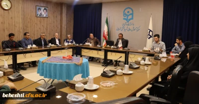 در سالن جلسات مرکز 

جلسه شورای اداری مرکز