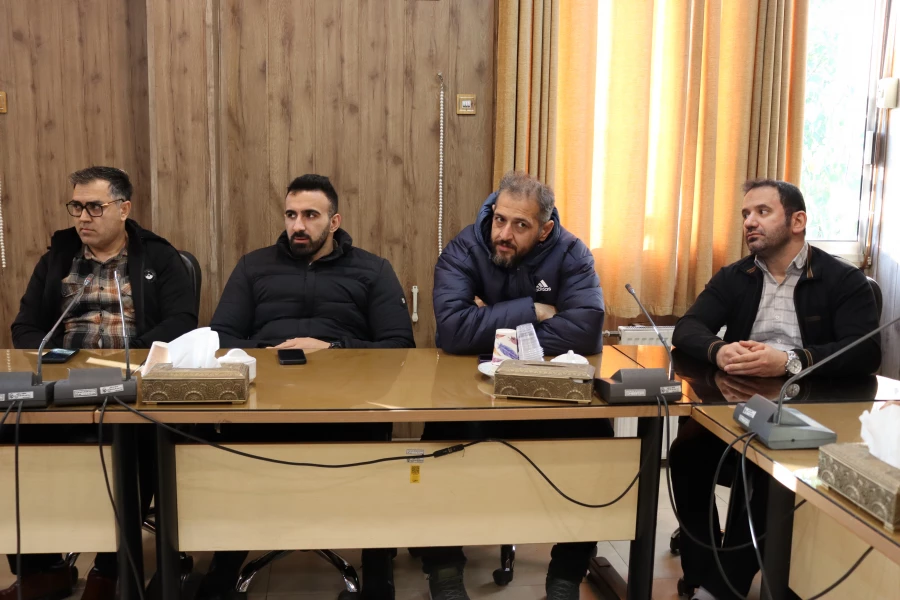 جلسه شورای مرکز 4