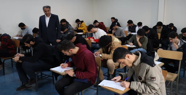 آغاز امتحانات پایان ترم سال تحصیلی4031  5