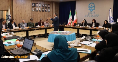 در سالن جلسات مرکز شهید بهشتی

برگزاری دوره بازآموزی مدرسان کارورزی ۲ و ۴ (با تاکید بر کارورزی ۴)