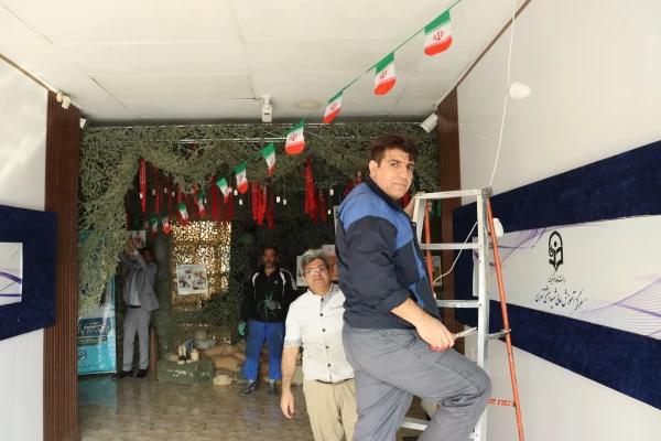 فضا سازی و آذین بندی مرکز به مناسبت دهه مبارک فجر 4