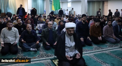 اقامه نماز جماعت و محفل انس با قرآن کریم در دومین روز ماه مبارک رمضان 