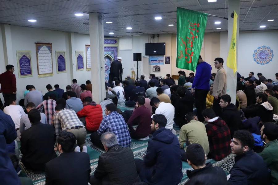 اقامه نماز جماعت و قرائت قرآن در دومین روز ماه مبارک رمضان  3