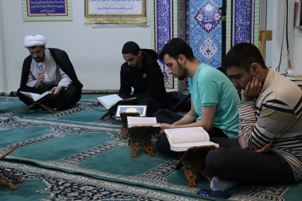 اقامه نماز جماعت و قرائت قرآن در دومین روز ماه مبارک رمضان  5