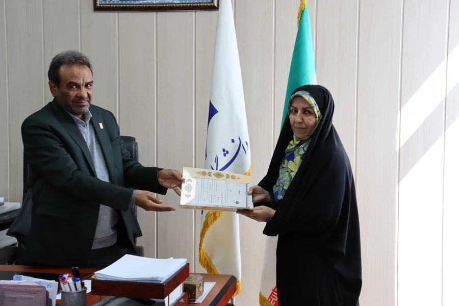 مراسم تقدیر از کارمند نمونه  4