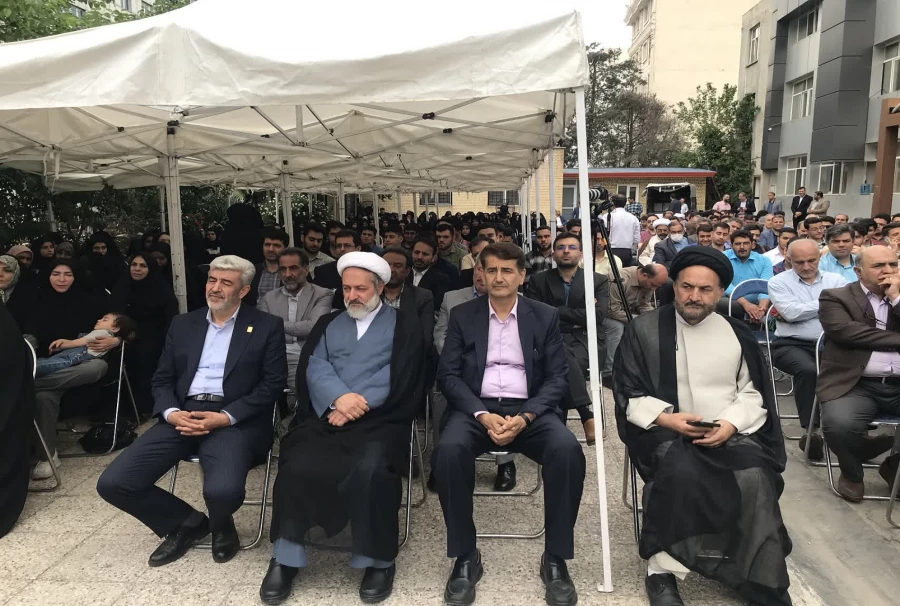 گرامیداشت سالگرد شهید گمنام سازمان مرکزی و حضور مسئولین، کارکنان و دانشجو معلمان مرکز 2