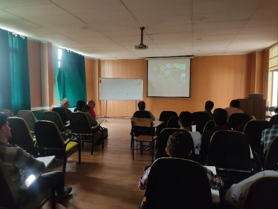 اکران فیلم مشق شب 4