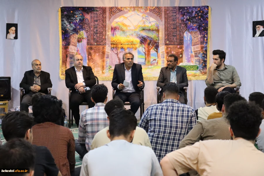 برگزاری جلسه پرسش و پاسخ مسئولین مرکز با دانشجومعلمان 4