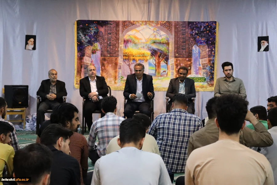 برگزاری جلسه پرسش و پاسخ مسئولین مرکز با دانشجومعلمان 8