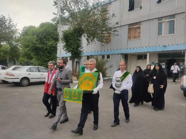 پرچم متبرک حرم امام رضا (ع)، نشانی از کرامت رضوی در آستانه میلاد فرخنده و دهه کرامت 2