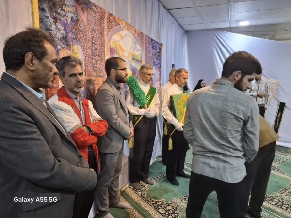 پرچم متبرک حرم امام رضا (ع)، نشانی از کرامت رضوی در آستانه میلاد فرخنده و دهه کرامت 2