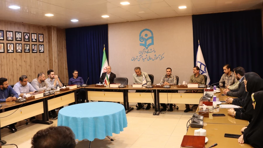 برگزاری جلسه شورای اداری مرکز 8