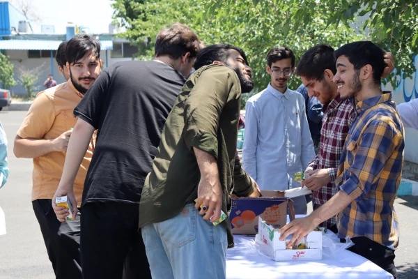 برپایی ایستگاه صلواتی به نیابت از 59 شهید دانشجو معلم 3