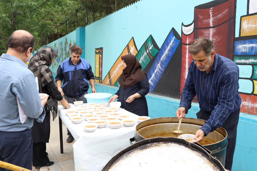 برپایی ایستگاه صلواتی به نیابت از 59 شهید دانشجو معلم 4