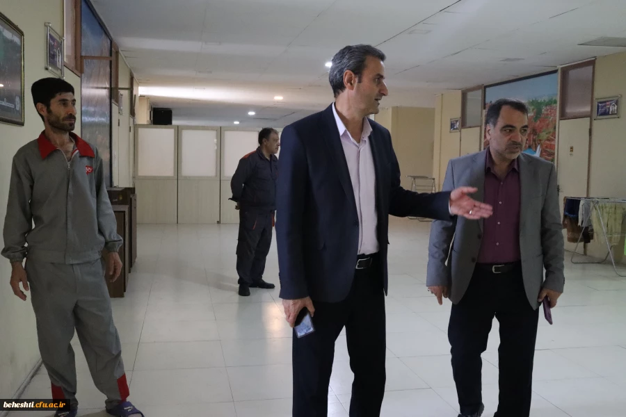 بازدید دکتر کامیاب از خوابگاه و امتحانات مرکز شهید بهشتی 2