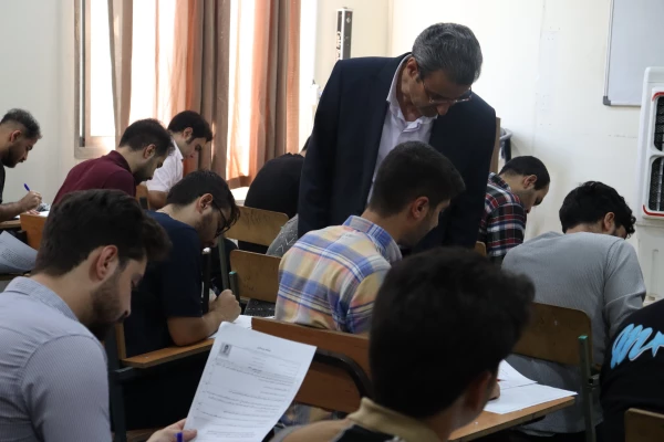 بازدید دکتر کامیاب از خوابگاه و امتحانات مرکز شهید بهشتی 4