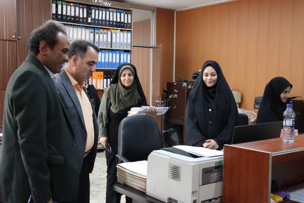 حضور دکتر بازوبندی در جمع مسئولان آموزش و تقدیر تشکر از آنها  2