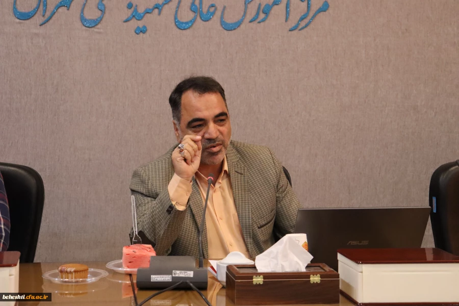  برگزاری جلسه شورای اداری در خصوص ساختار جدید دانشگاه 2