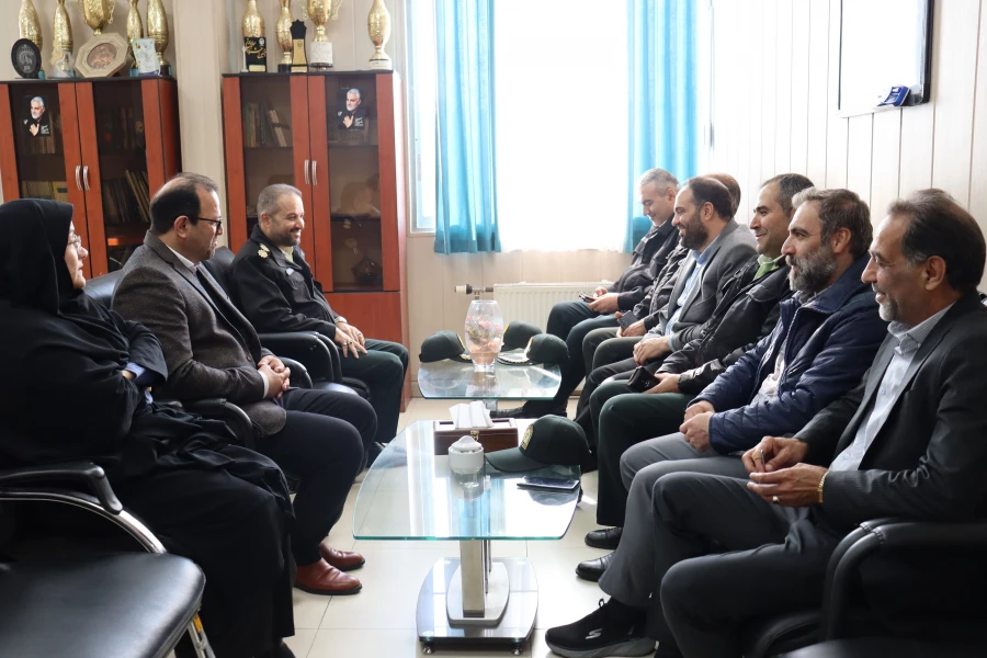 تبریک و تقدیر روز دانشجو توسط مسئولان انتظامی و شهرداری  3