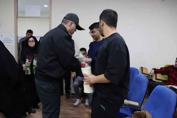 تبریک و تقدیر روز دانشجو توسط مسئولان انتظامی و شهرداری  4