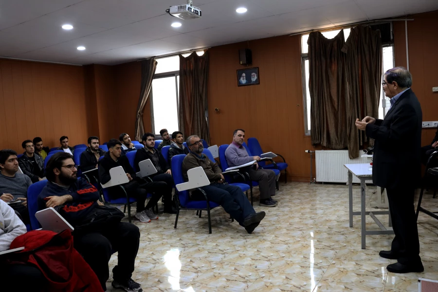 کارگاه بررسی مسائل آموزش هندسه با حضور مدرس نصیری 6